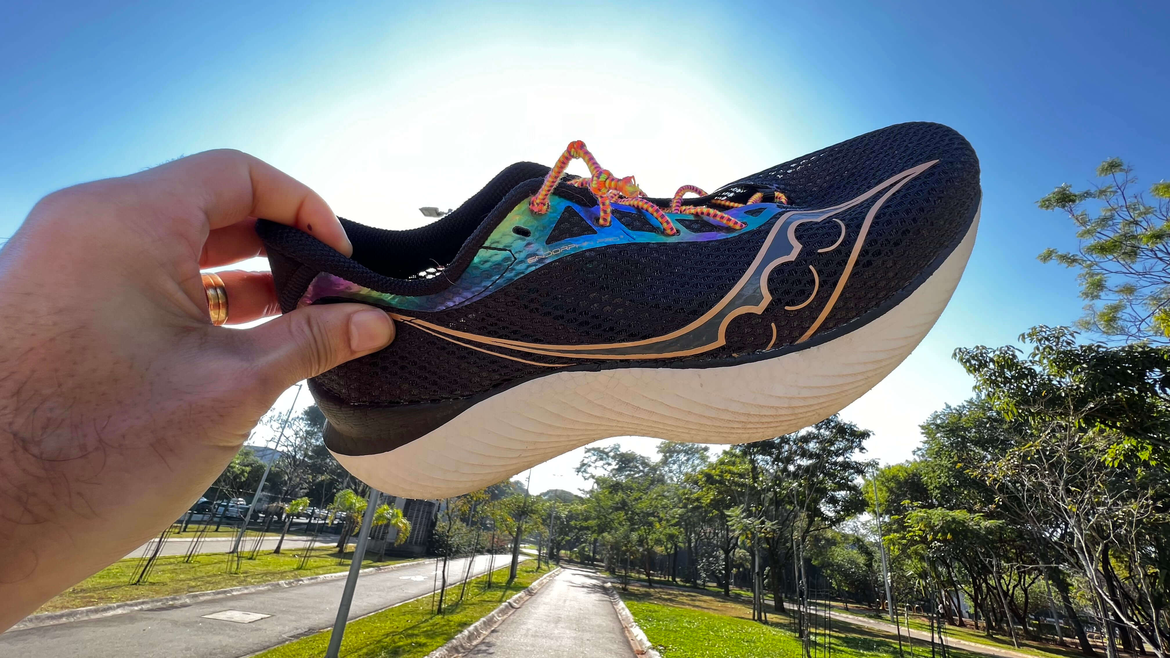 SAUCONY ENDORPHIN PRO 3: A atualização foi relevante e positiva na comparação ao Endorphin Pro 3 com o antecessor.