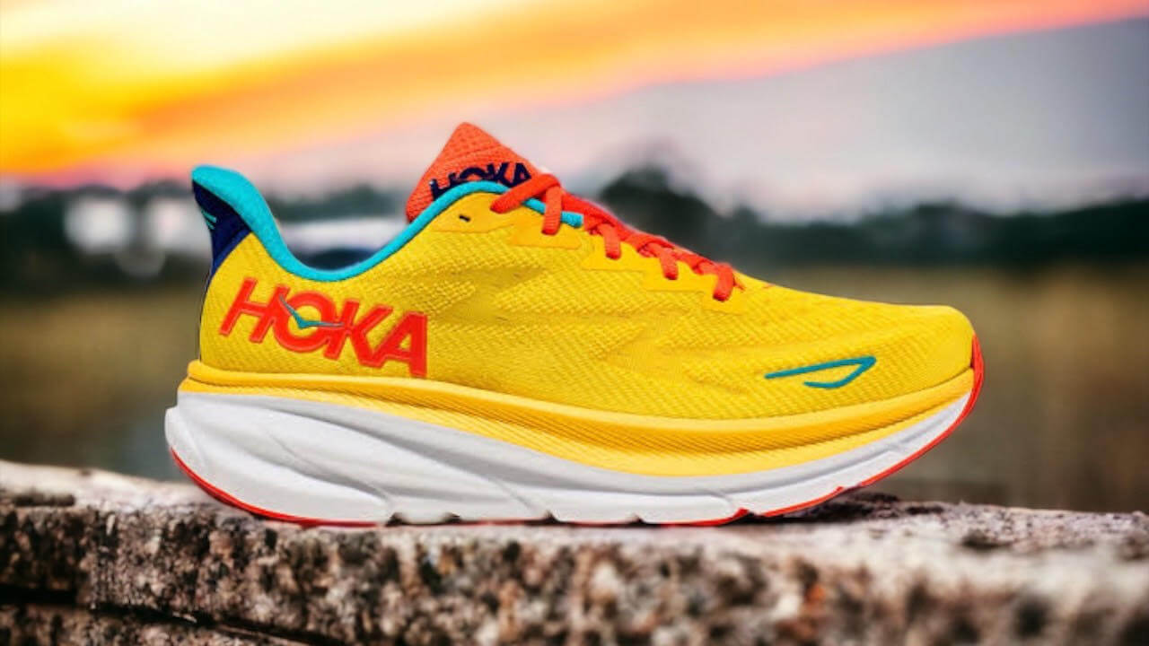 HOKA CLIFTON 9: Foi adcionado uma camada irrisória de 3mm de espuma que deixou perceptível um pouquinho mais de maciez na aterrissagem.