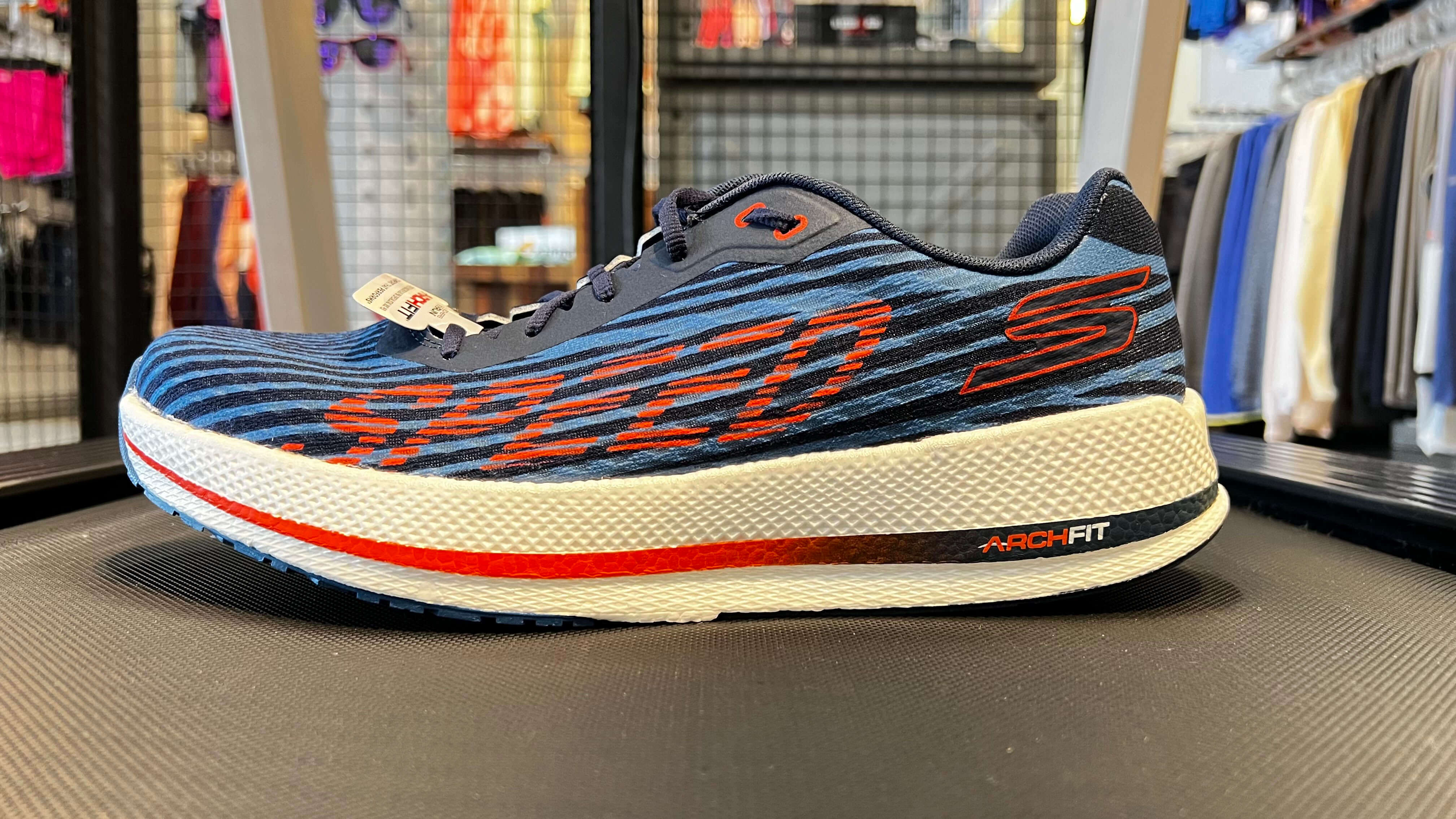 SKECHERS GORUN RAZOR 4 - Rodrigo Roehniss